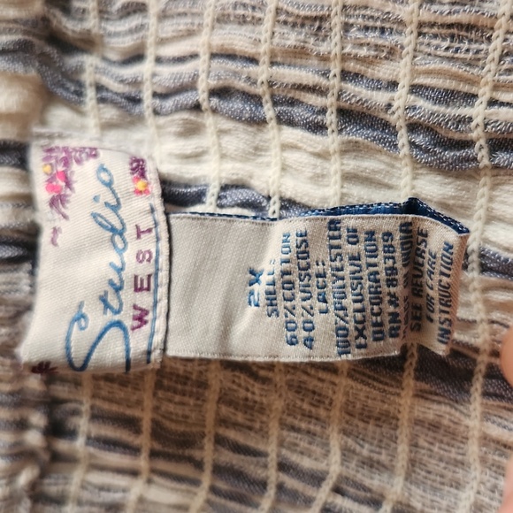 NWT STUDIO WEST SIze 2X blue & white stripes will bell sleeves & smocked neck - Picture 6 of 9